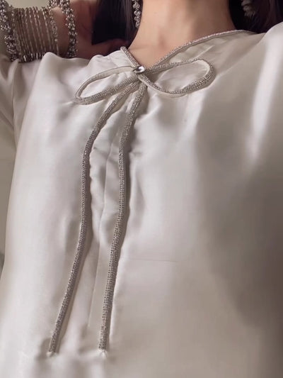 WHITE Bow